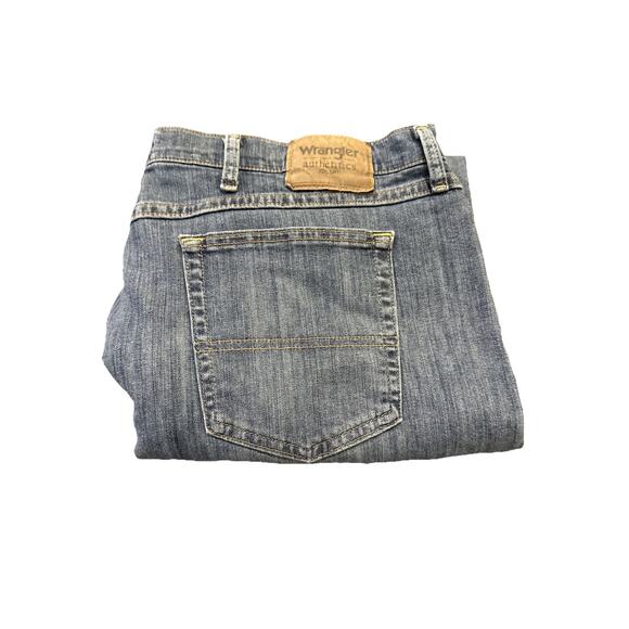 Wrangler Authentics Jeans Men 42 X 30 Blue Straight Leg Medium Wash Cotton Blend - Picture 11 of 12
